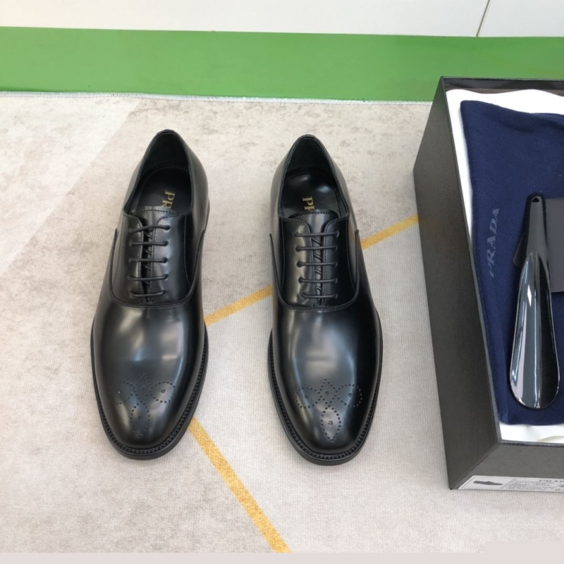Pra*a leather shoes
